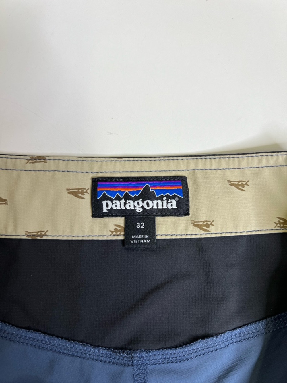 Patagonia Men's Stretch Planing Boardshorts 20" Color: Dolomite Blue - Size 32 - Picture 4 of 11